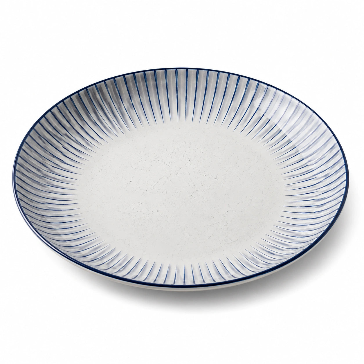Assiette ronde diamètre 27 cm en céramique blanche et bleue à motif rayonnant