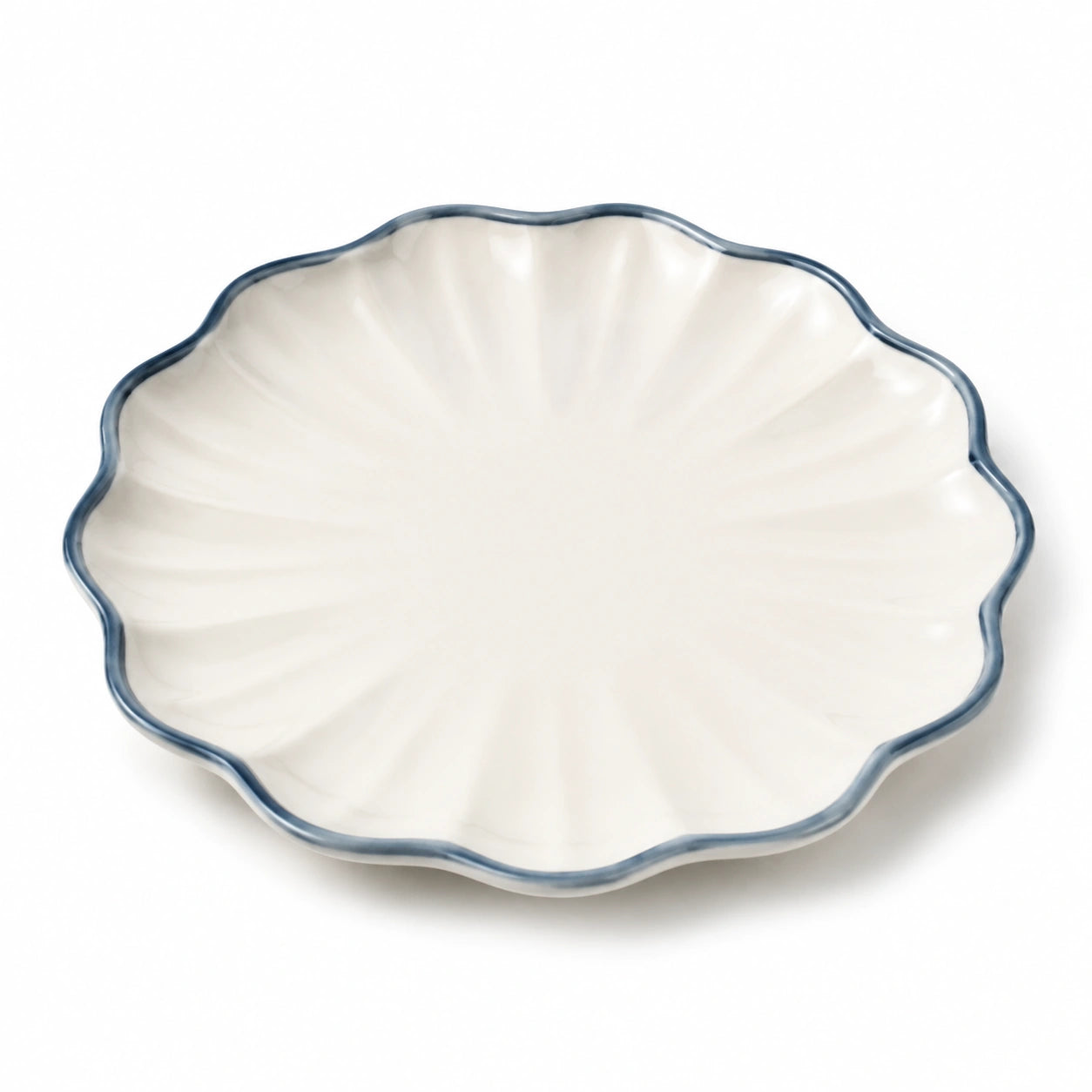 Assiette de service 25 cm en céramique blanche et bleue - forme fleur